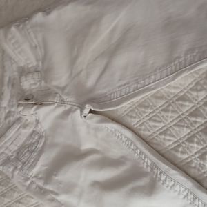 Seven7 white cropped jeans